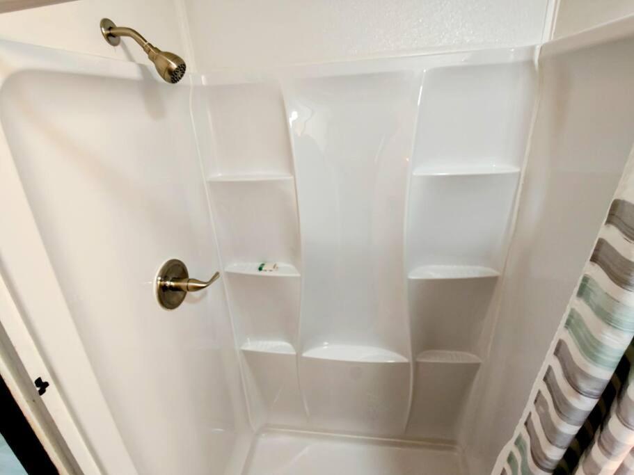 #09 - Large Lakeview One Bedroom- Pet Friendly Hot Springs Esterno foto