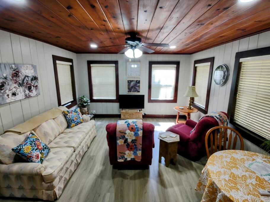 #09 - Large Lakeview One Bedroom- Pet Friendly Hot Springs Esterno foto
