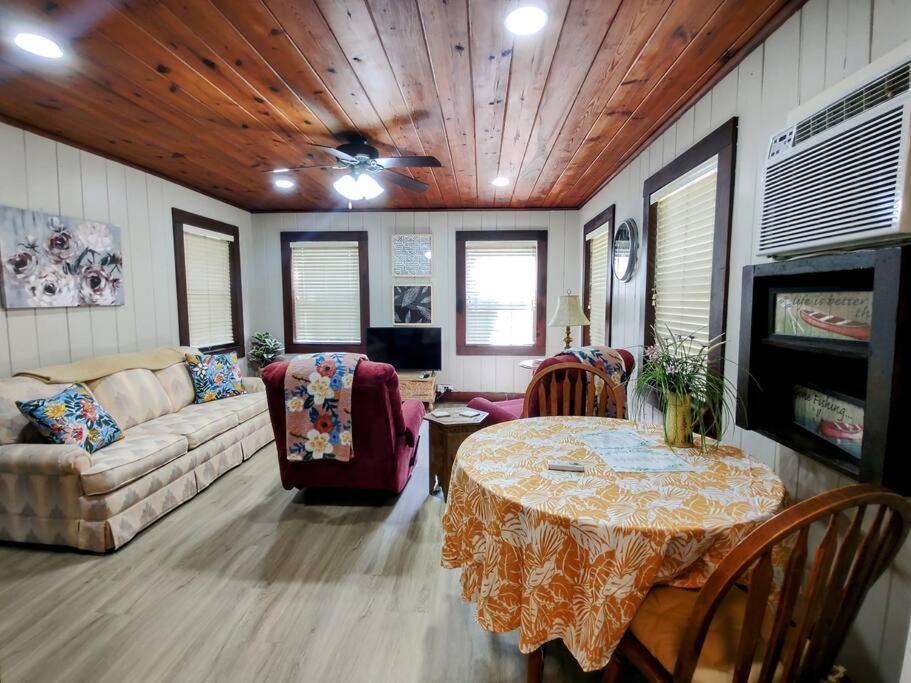 #09 - Large Lakeview One Bedroom- Pet Friendly Hot Springs Esterno foto